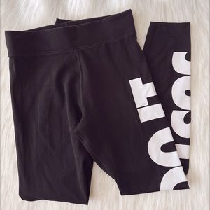 NWOT Black Nike Leggings